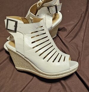 Chic White Wedge Sandals with Cutout Design